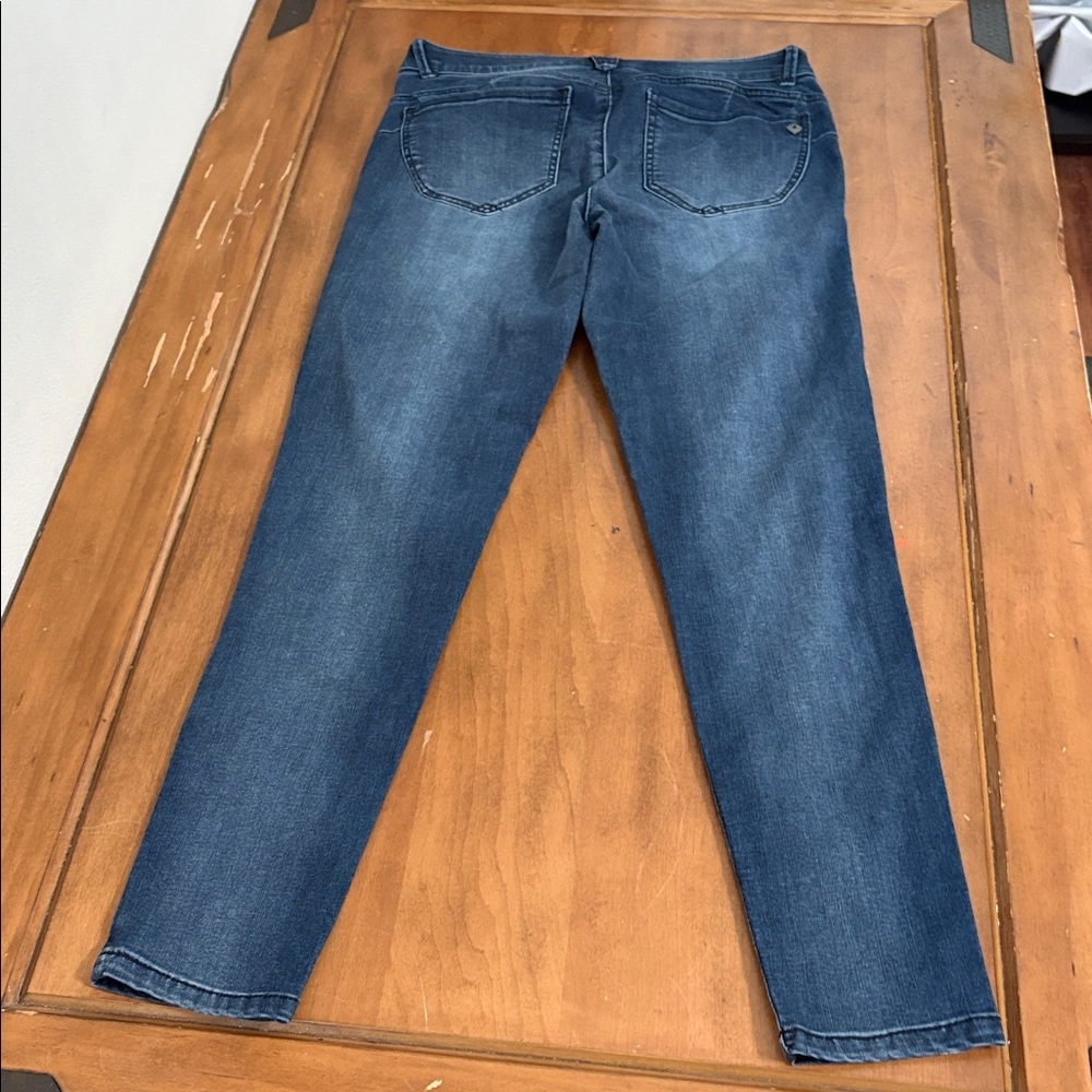 Democracy NWT Booty Lift Jeggings Size 8 - Picture 11 of 15